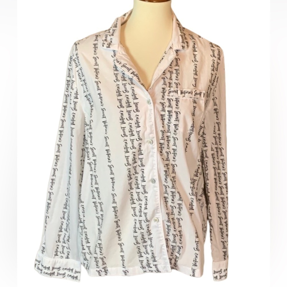 Victoria’s Secret logo print pajama top Size Medium